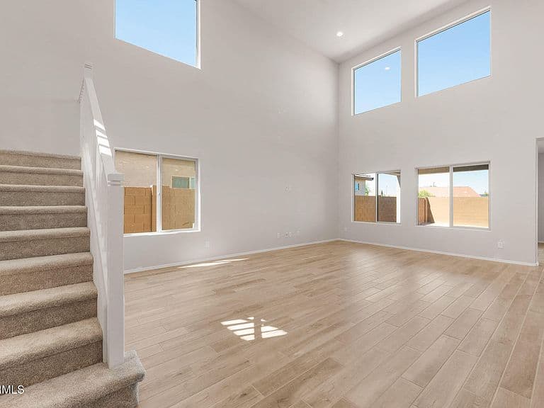6820 W EBBETS Court photo 5