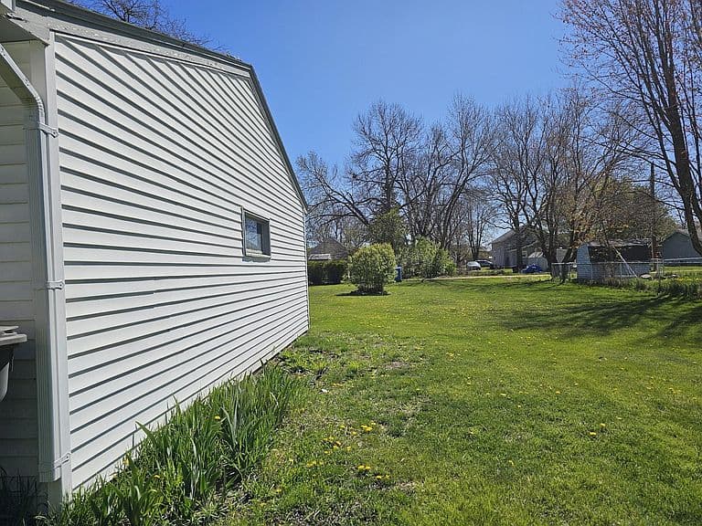 304 Marvin Ave photo 4