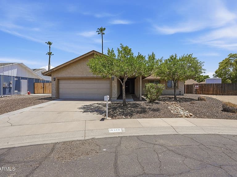 14215 N 39TH Drive photo 1