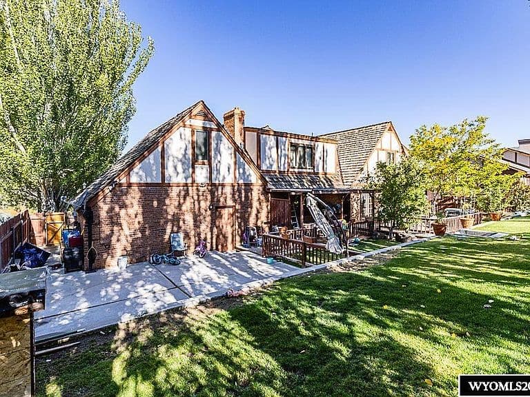 2058 Skyview St photo 5