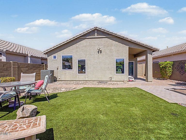 40756 N ROBINSON Drive photo 4