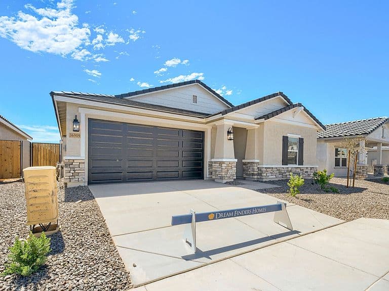 36909 W Nina St photo 1