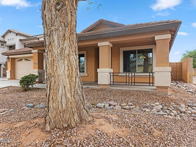20872 N Madeline Street photo 3