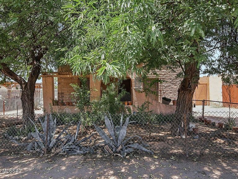 3908 S 7th Ave photo 1