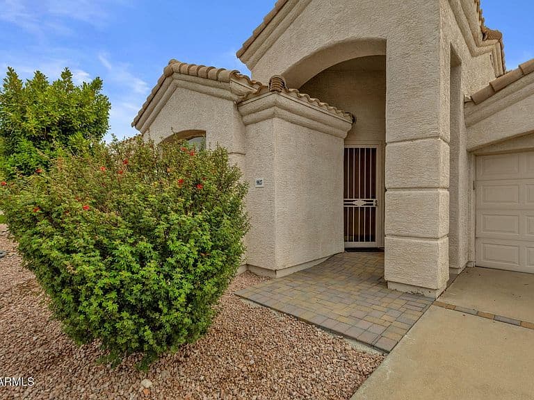 9827 E BLANCHE Drive photo 3