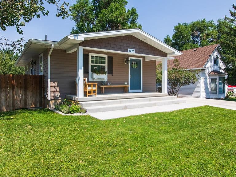 1425 Alger Ave photo 1