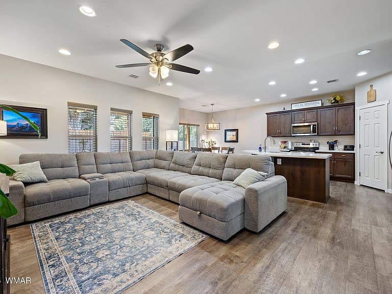 861 E Blue Jay Ln photo 2