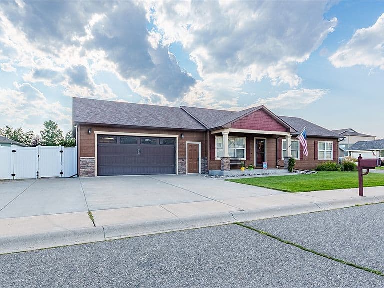 3076 Hunters Ridge Loop photo 2