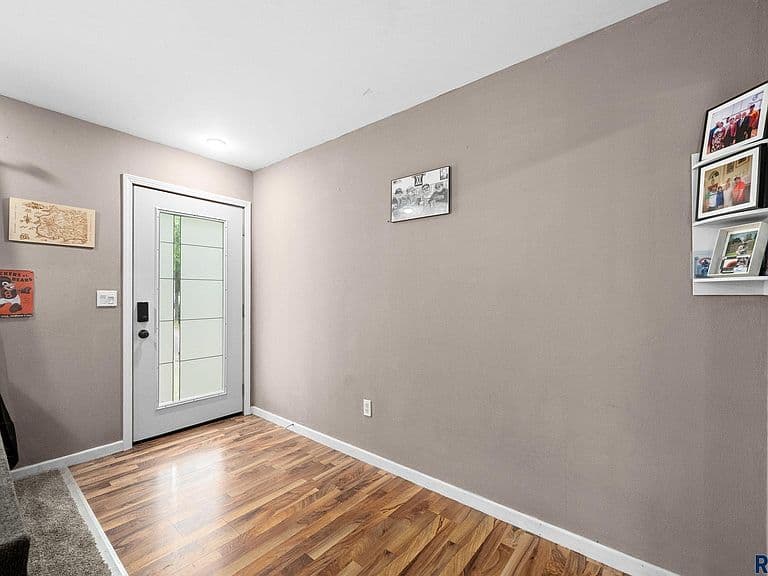 400 S Juniper Ave photo 4