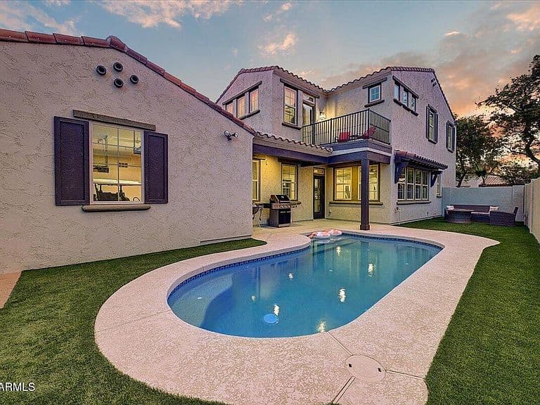 21053 W GLEN Street photo 1