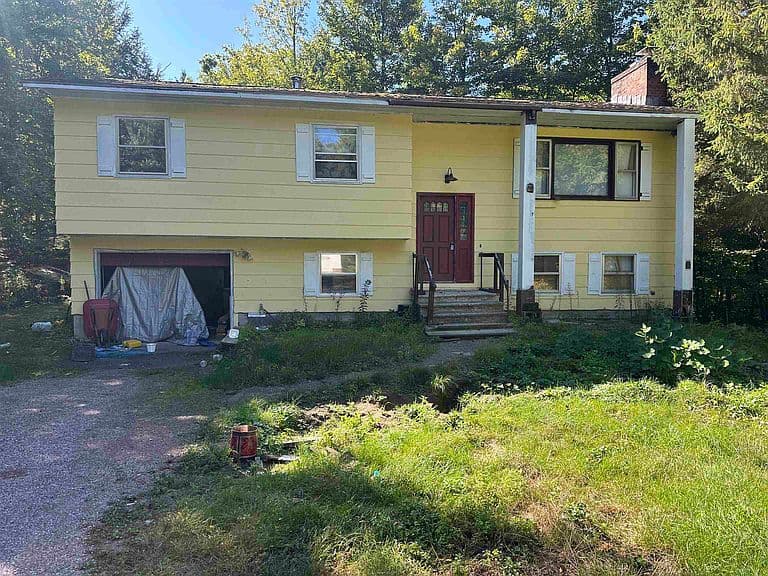 15 Oakwood Lane photo 2