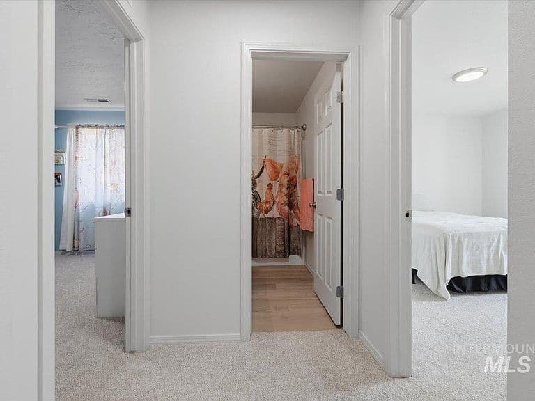 1428 Gold St photo 5