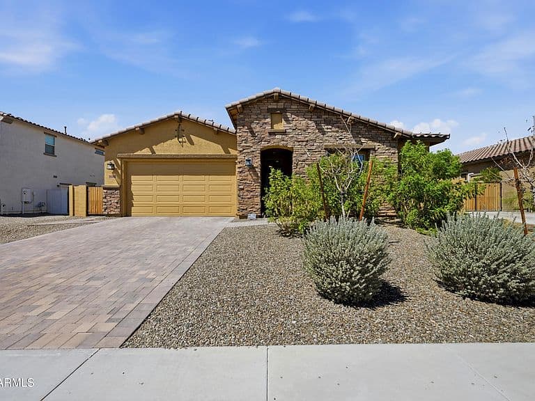 16392 W MADISON Street photo 1