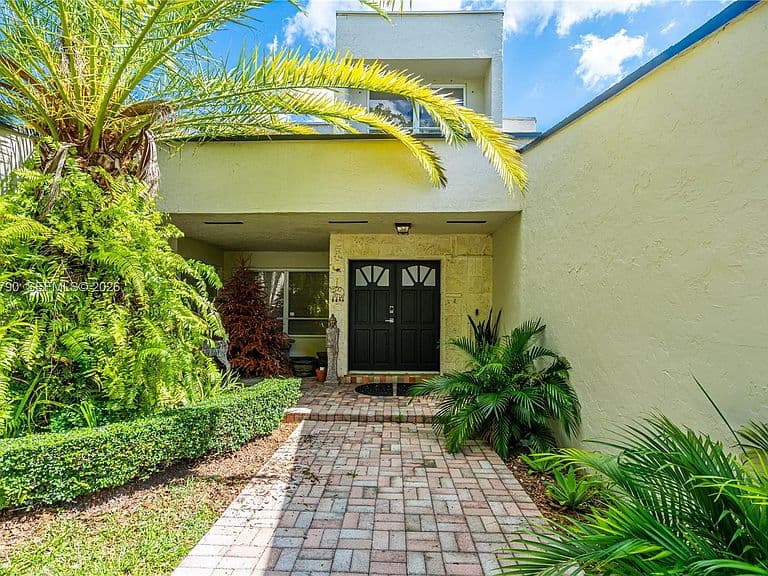 12231 SW 103rd Ter photo 2