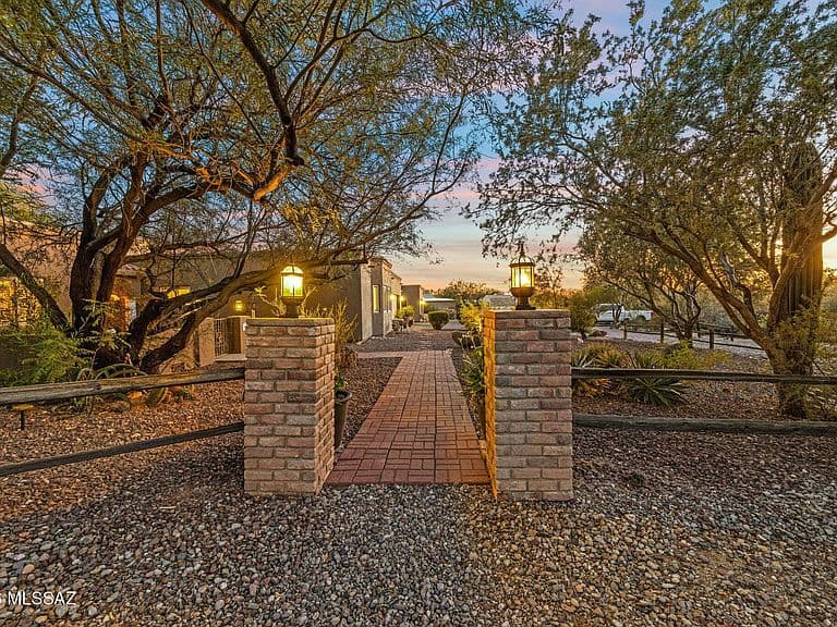 3545 W Camino Alto photo 2