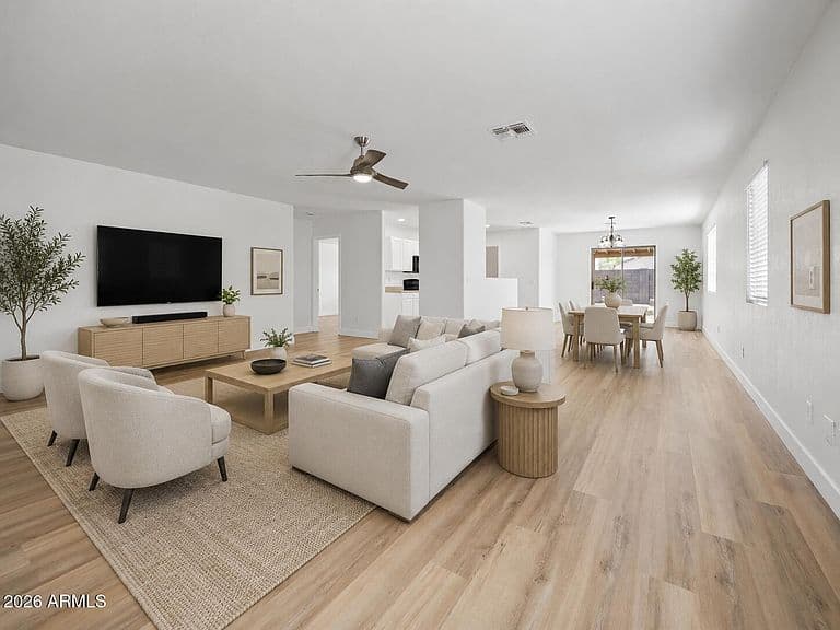 1055 E DESERT MOON Trail photo 4