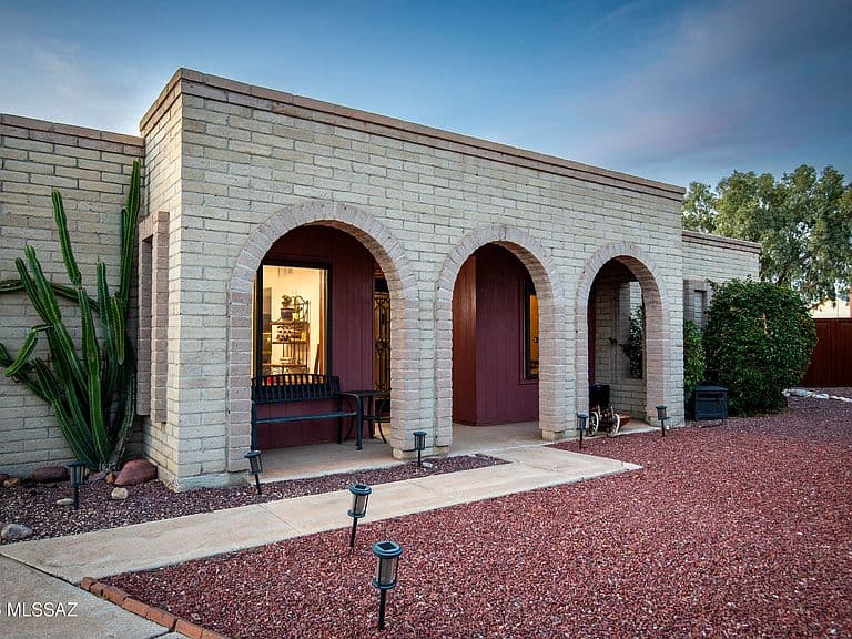 7821 N Nicole Pl photo 4