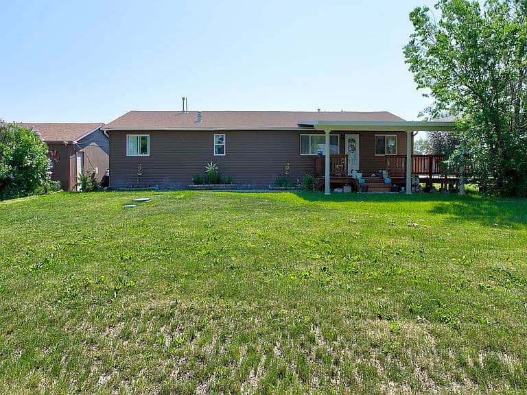 4583 Victoria Dr photo 2