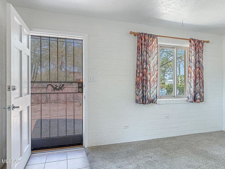 1402 N McKinley Ave photo 4