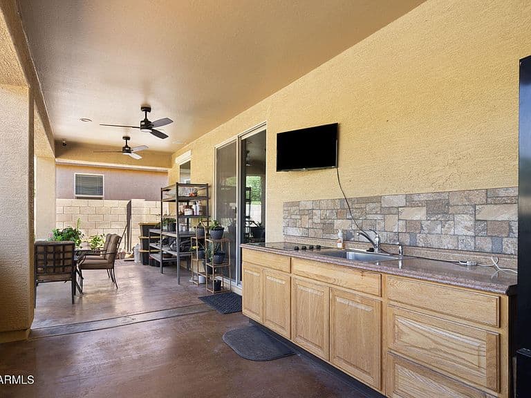 2482 W ARROYO Way photo 2