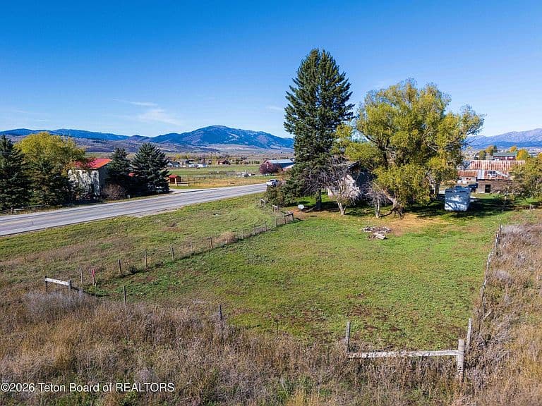 105298 Highway 89 photo 4