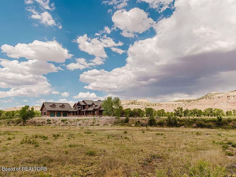 637 Little Spirit Ln photo 3