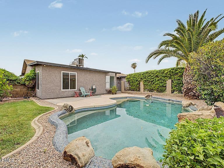 2102 W Utopia Road photo 3