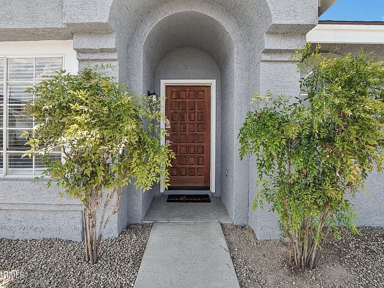 1029 E ANNETTE Drive photo 3