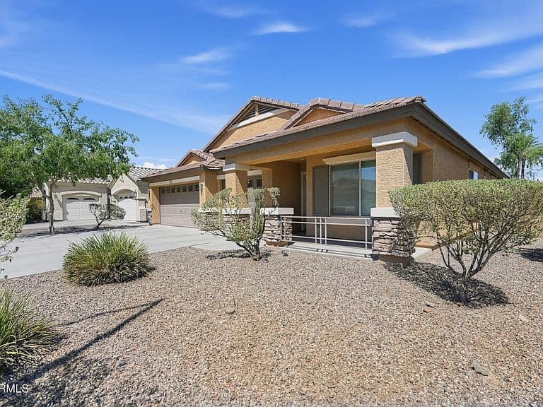 7156 W FLYNN Lane photo 2