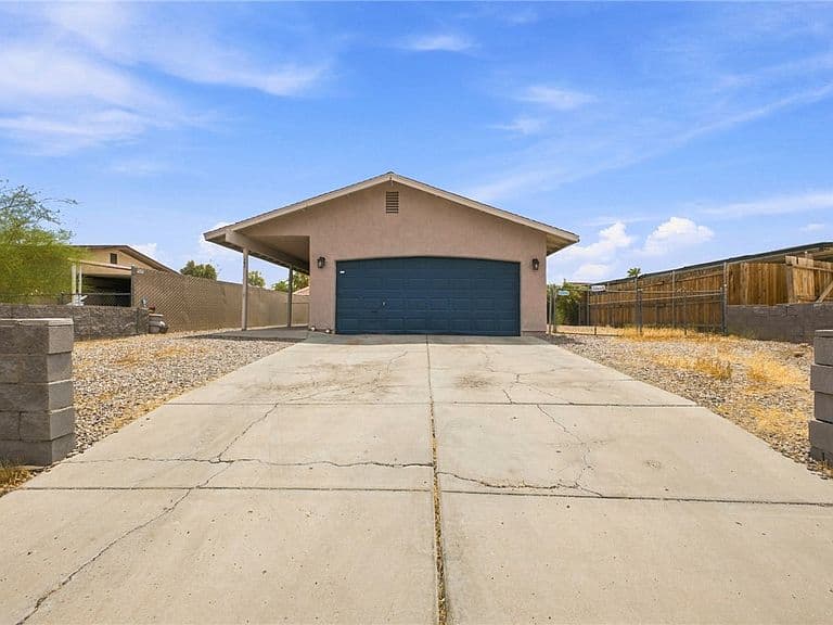 562 Palo Verde Drive photo 2