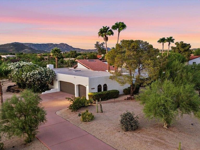 8956 E VENUS Drive photo 4