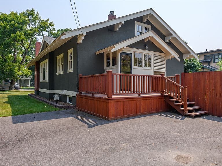 401 Brooks St photo 3