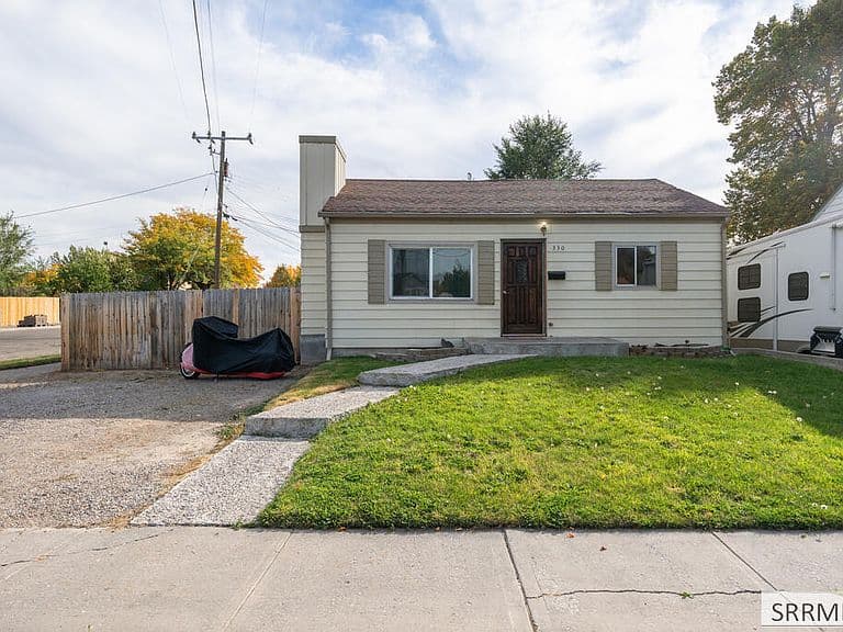 330 E Center St photo 1