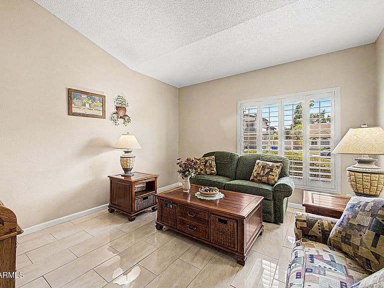 4050 W CHARLOTTE Drive photo 3