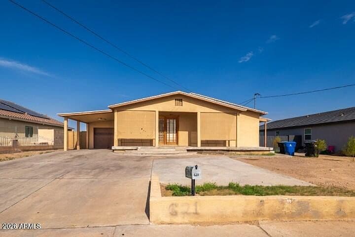621 S 4TH Street photo 1