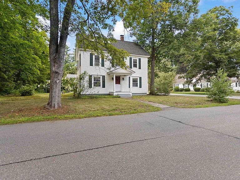29 Roger Avenue photo 2
