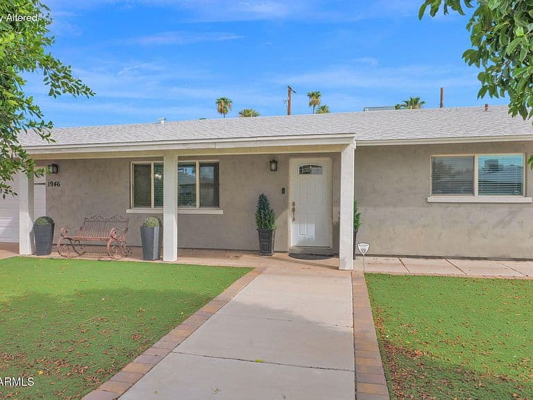 1946 E MARILYN Avenue photo 3