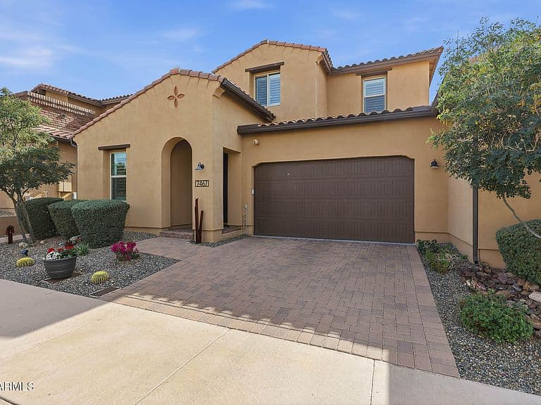 7467 E CASITAS DEL RIO Drive photo 3