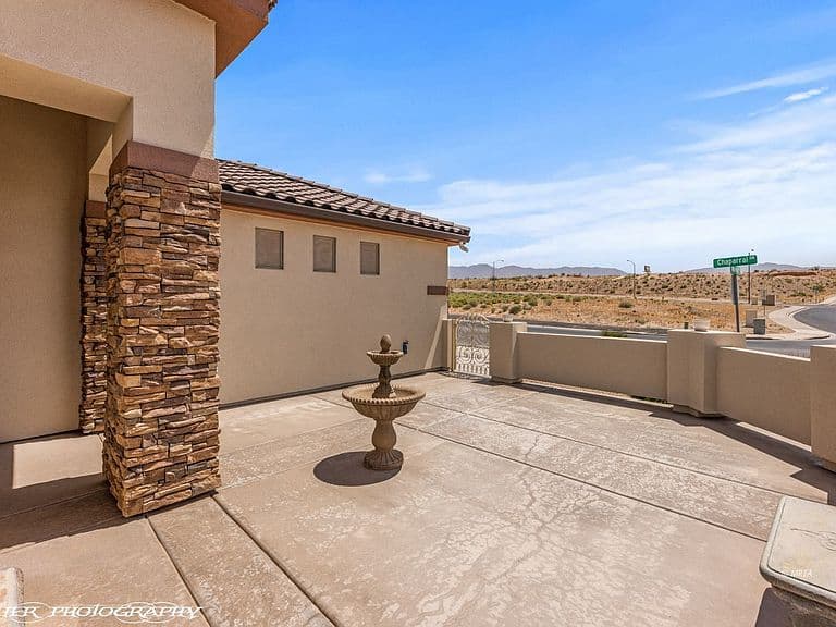625 Chaparral Dr photo 4