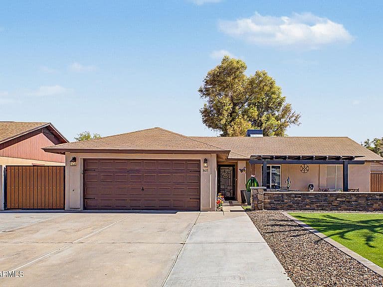 8615 W DIANA Avenue photo 2
