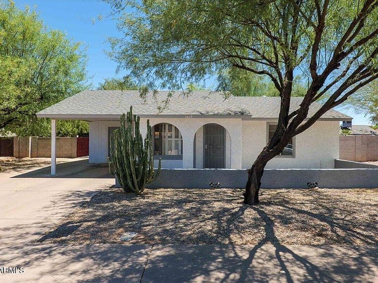 1609 W ESTRELLA Drive photo 1