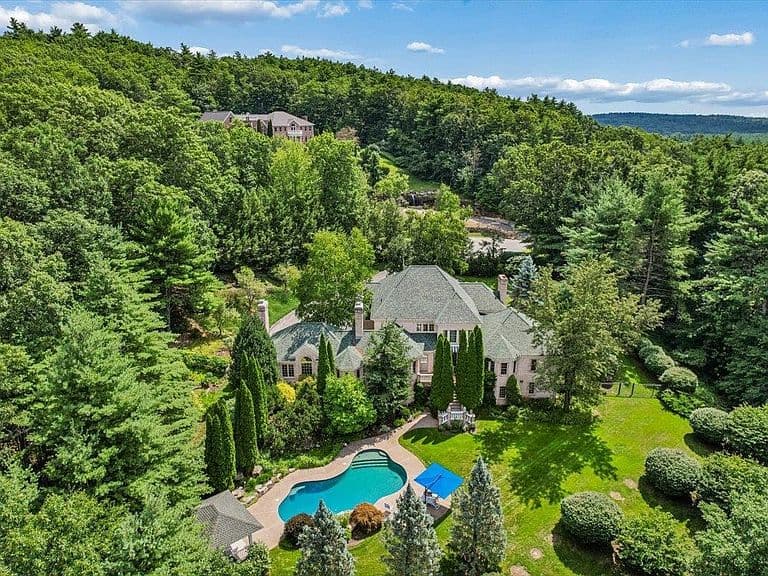 12 West Wind Drive photo 1