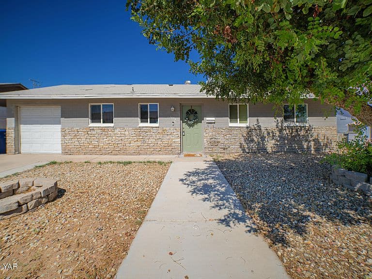 1070 E 26th Pl photo 1