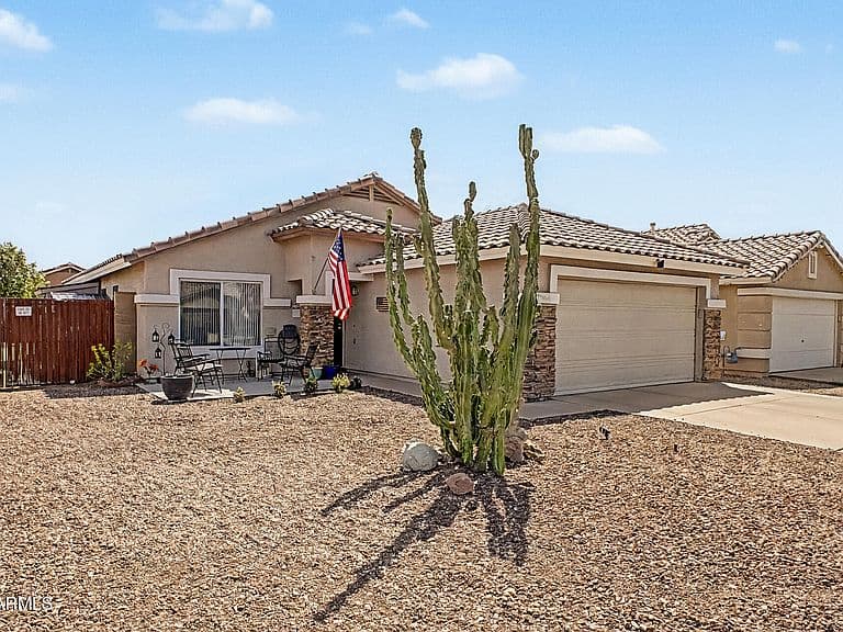 8661 E CRESCENT Avenue photo 1
