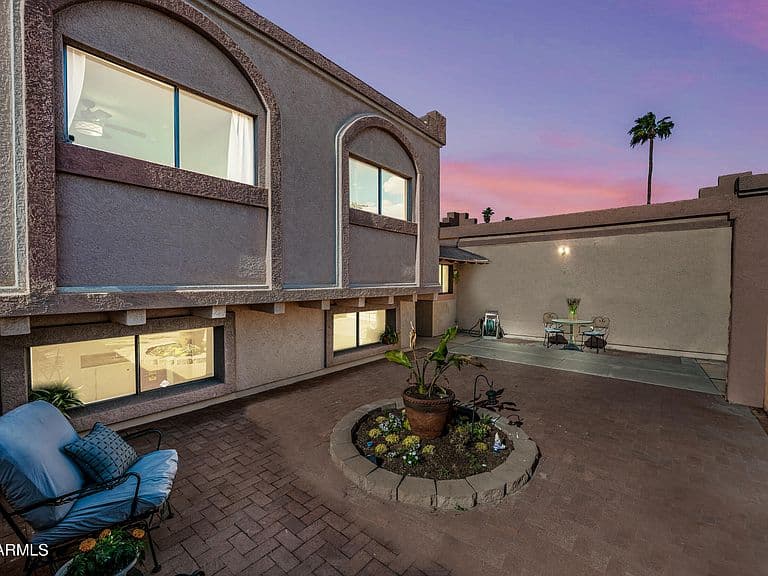 5004 W Kaler Dr photo 4