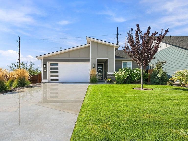11931 S Glory Ln photo 1