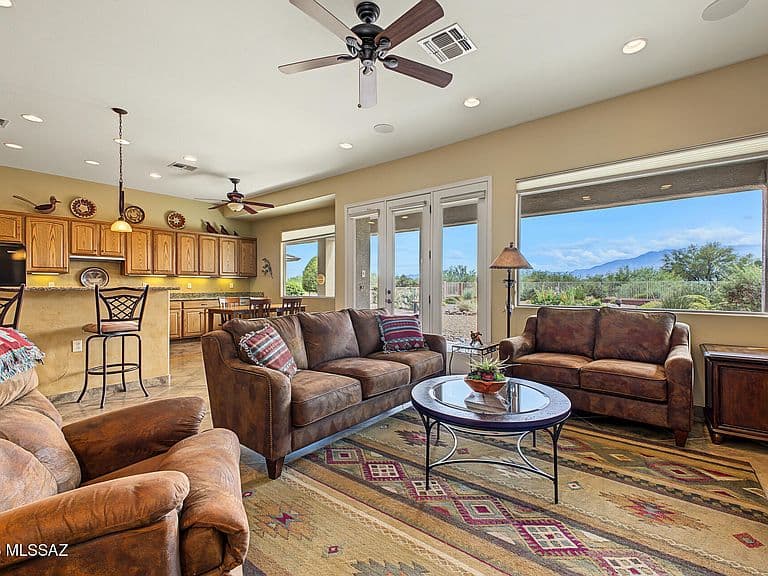 5643 S Atascosa Peak Dr photo 4
