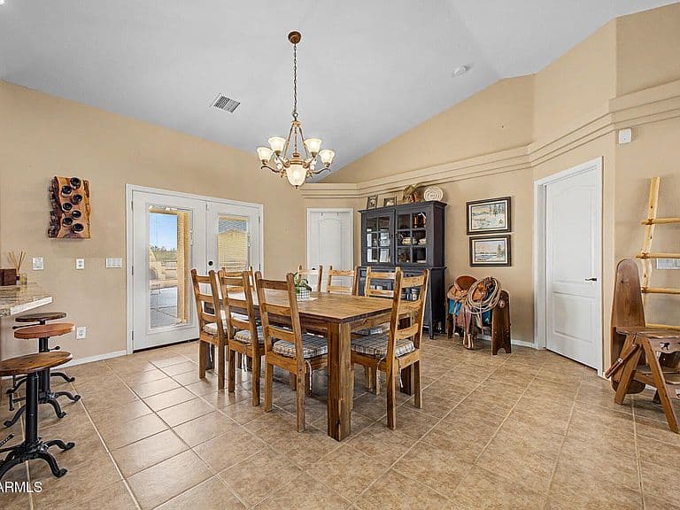803 W MESQUITE Street photo 4