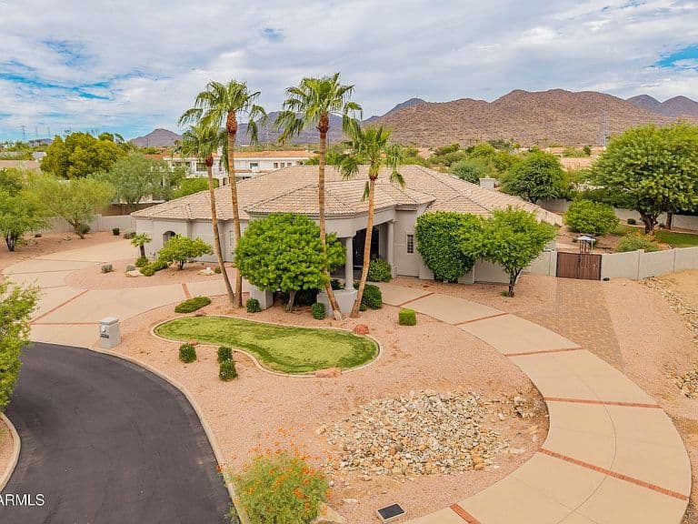10768 E LAUREL Lane photo 2