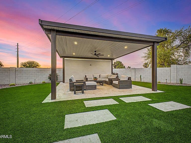 1716 E MELROSE Street photo 4